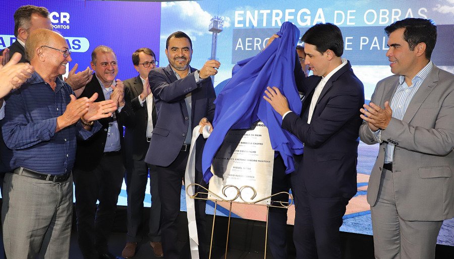 O governador Wanderlei Barbosa e o ministro dos Portos e Aeroportos, Silvio Costa, durante a inauguração das obras do Aeroporto de Palmas