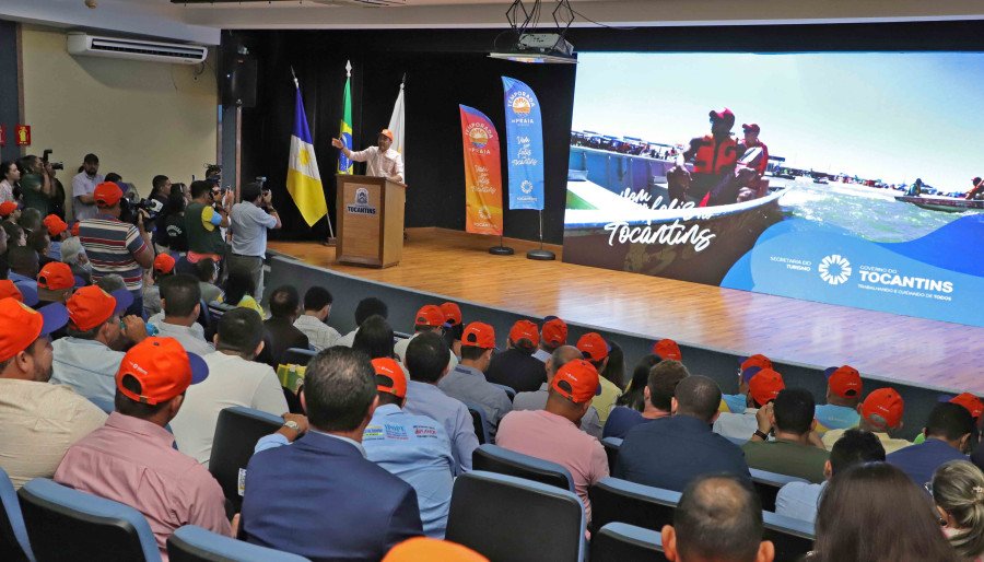 Governador Wanderlei Barbosa durante o lançamento da temporada de praia no Tocantins (Foto: Adilvan Nogueira)