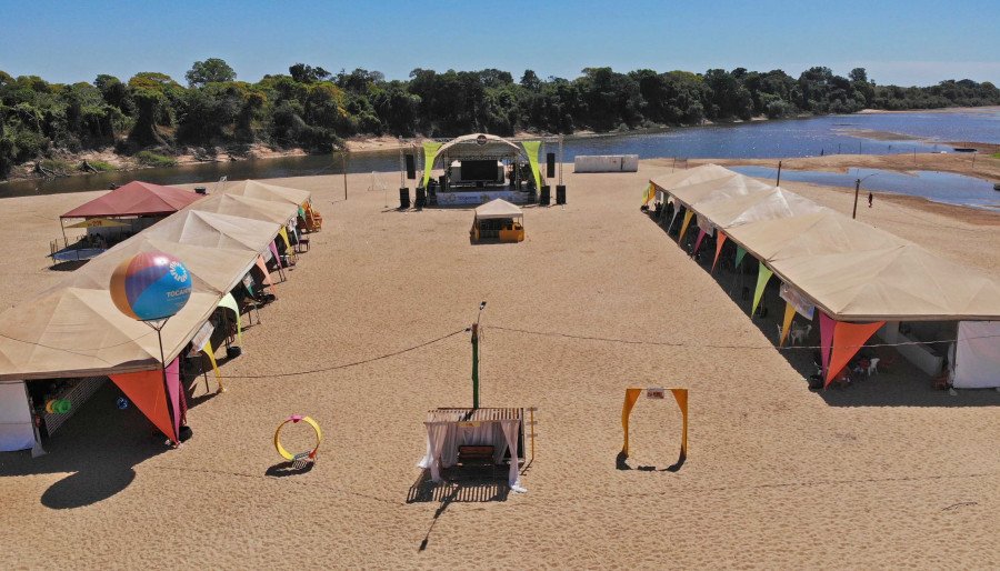 A Praia do Sol conta com 10 quiosques, estandes de saúde e segurança, e a atuação reforçada da Polícia Militar do Tocantins