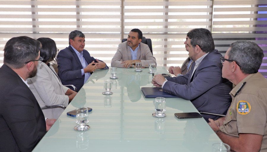 Reunião no Palácio Araguaia (Foto: Esequias Araujo)