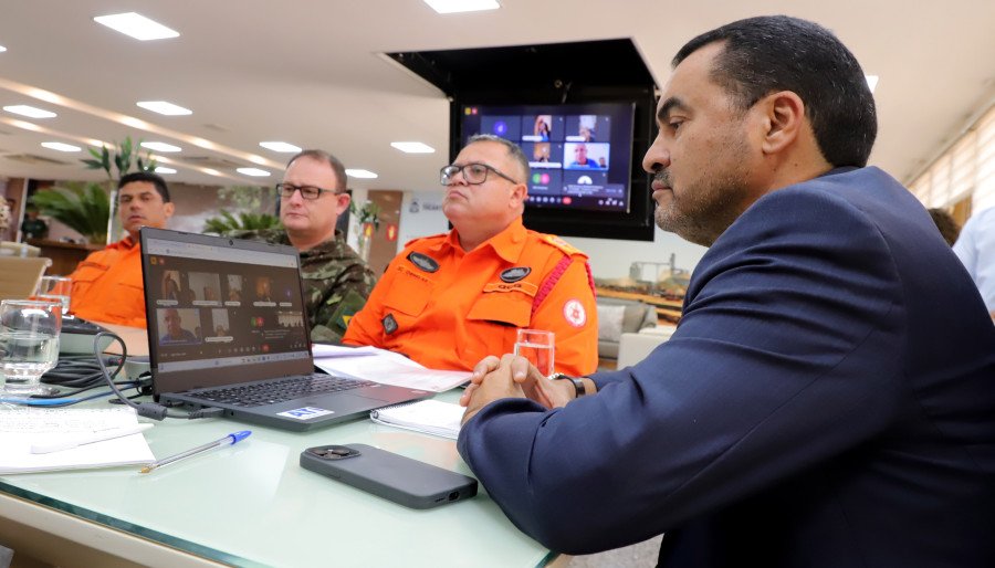 Governador Wanderlei Barbosa anunciou investimento de R$ 6 milhões e a contratação de 500 brigadistas em reunião com prefeitos