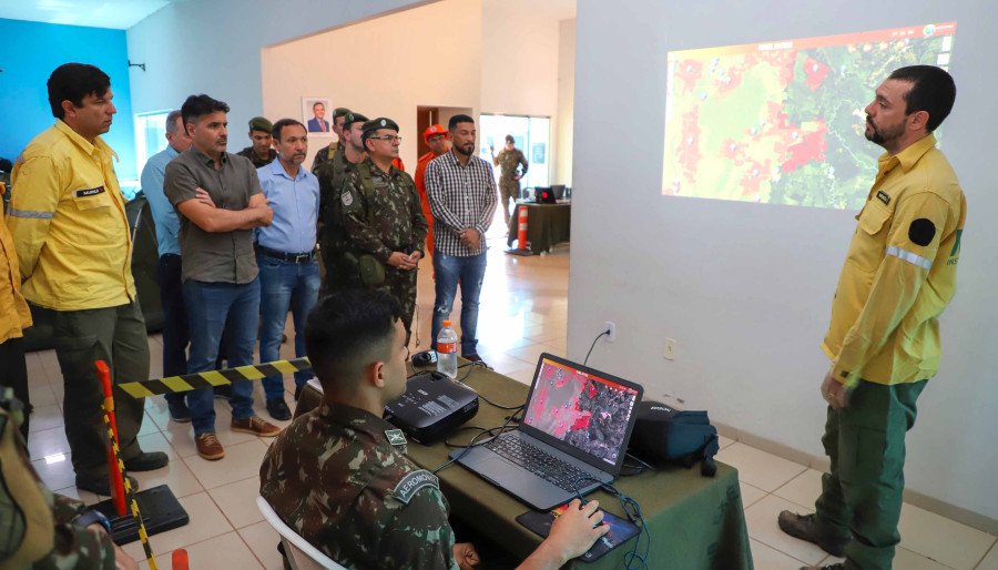 Equipes do Exército e do Bombeiros realizam planejamento para conter focos de incêndio em áreas críticas de Lagoa da Confusão e arredores