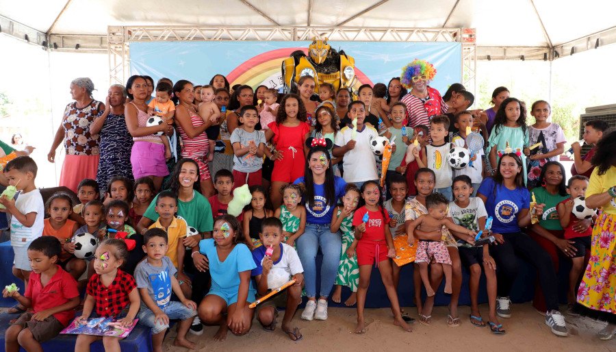 Crianças de várias comunidades de quebradeiras de coco da região participaram da programação (Foto: Loise Maria)