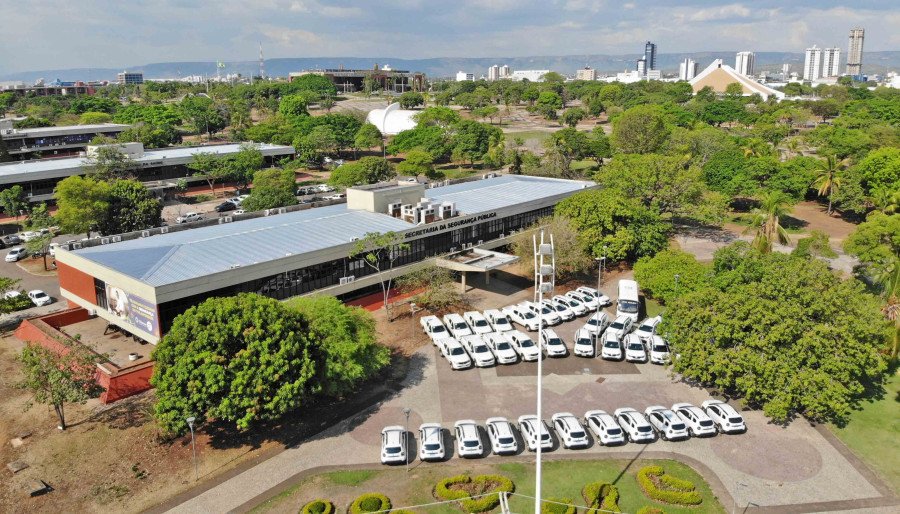 Parte da frota renovada da Polícia Civil, incluindo SUVs e caminhonetes destinadas ao reforço da segurança pública do Tocantins (Foto: Adilvan Nogueira)