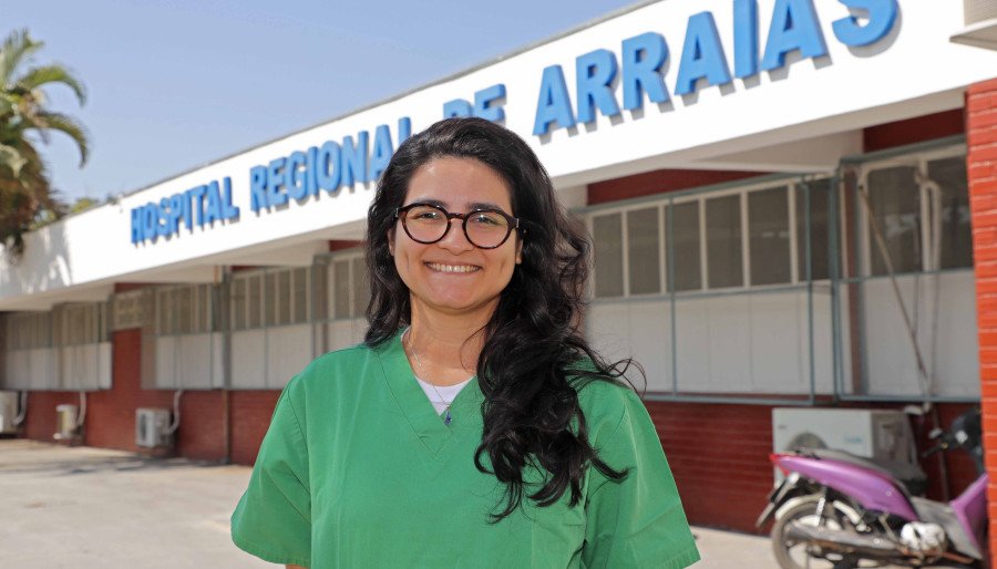 Iara Vieira, médica no HRA, reforça a importância de um ambiente de trabalho acolhedor para oferecer um atendimento de qualidade