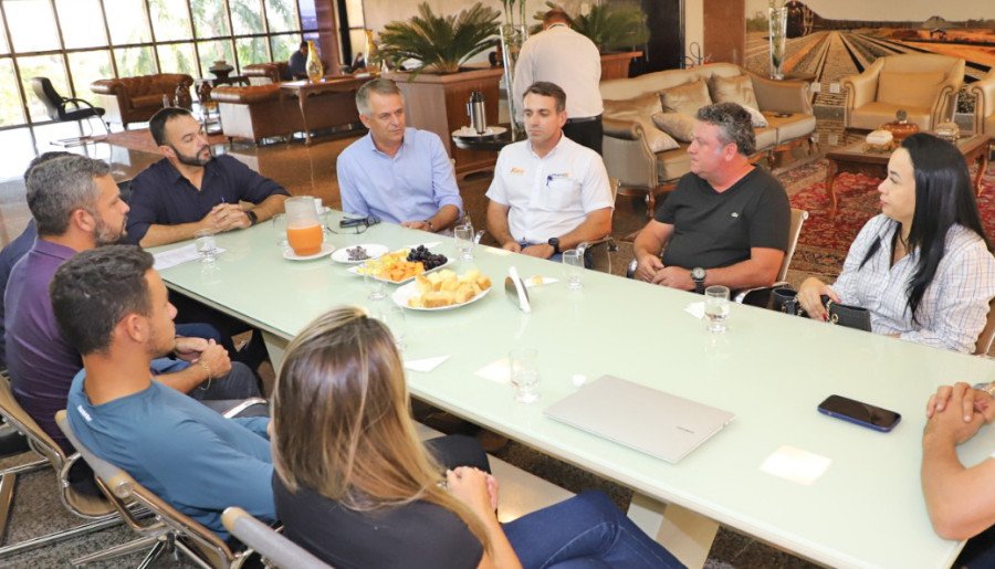 Reunião ocorreu no Palácio Araguaia e contou com a presença de representantes de empresa da área e secretários de Estado
