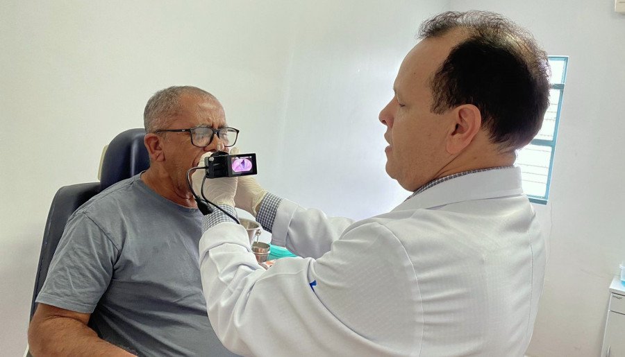 Paciente durante a realização do exame (Foto: Gláucia Mendes/Governo do Tocantins)