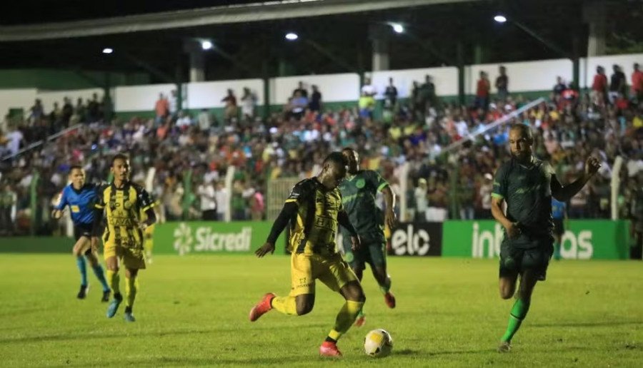 Tocantinópolis inicia venda de ingressos para jogo de ida da final do Campeonato Tocantinense (Foto: Daniel Malucelli/Cascavel)