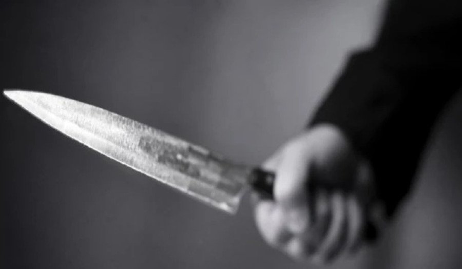 Vizinho entrou no quarto da jovem portando uma faca (Foto: Divulgação)