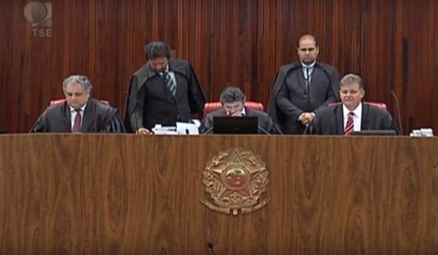 Ministros do TSE rejeitaram embargos declaratÃ³rios do governador cassado por unanimidade