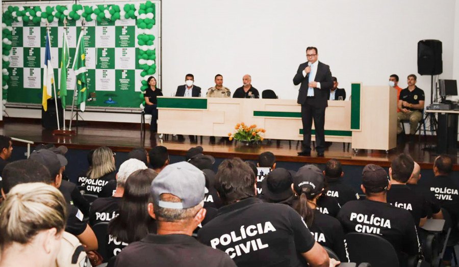 O secretário de Segurança Pública, Wlademir Costa, acompanhado de diversas autoridades, prestigiou o encerramento