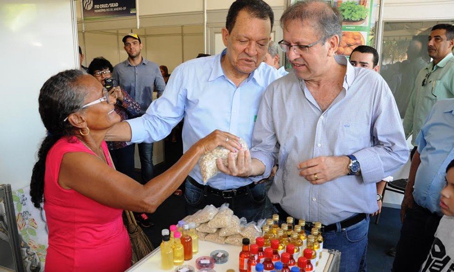Governador visita expositores da Feira (Foto: Aldemar Ribeiro)