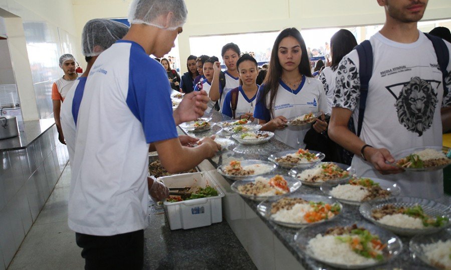 AlimentaÃ§Ã£o de alunos em unidade de ensino da rede estadual (Foto: Elias Oliveira)