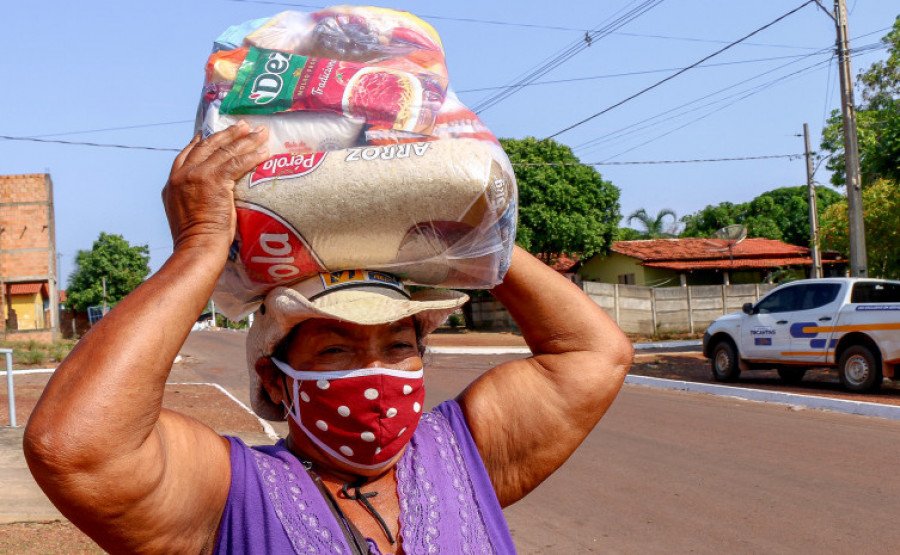 Governo atende 6,5 mil famílias impactadas pela pandemia em 12 municípios do Bico do Papagaio com mais de 90 toneladas de alimentos