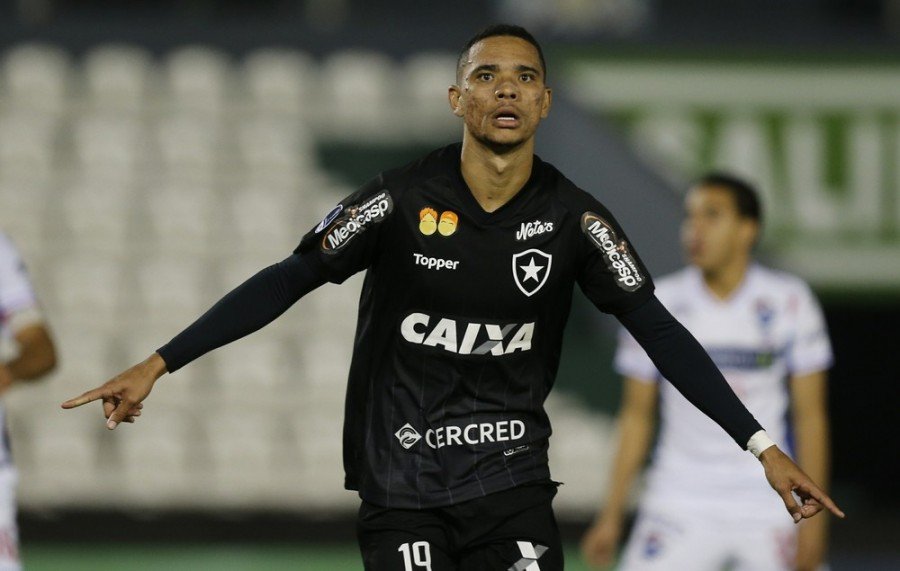 Luiz Fernando, meia do Botafogo
