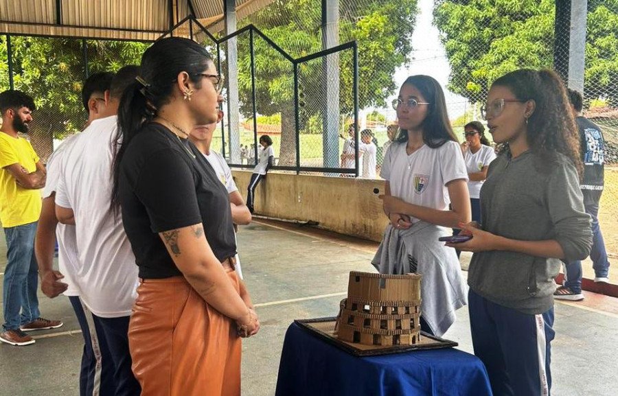 Estudantes de Tocantinópolis estudaram diversos aspectos históricos sobre a Roma Antiga (Foto: Dicom/Seduc)