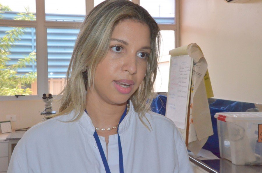 Paula Menezes, BiomÃ©dica do Lacen