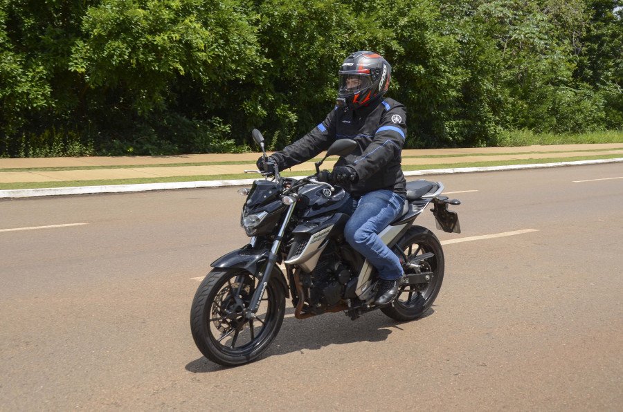Antes de sair para viajar revise sua motocicleta e confira se está tudo certo para sair em uma longa viagem (Foto: Felix Carneiro)