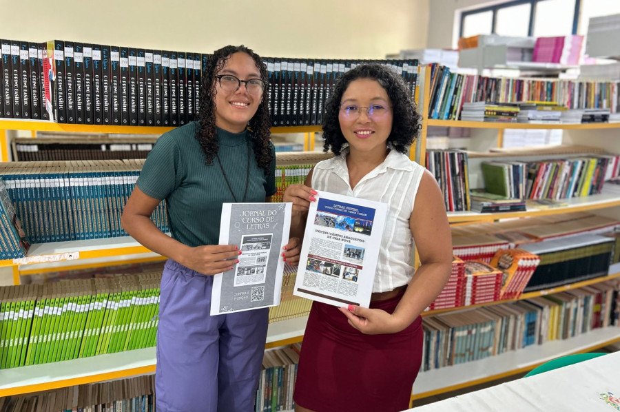 Cópias impressas do jornal foram disponibilizadas para os alunos da Escola Estadual Denise Amui na biblioteca da instituição (Foto: Quezia Alencar)