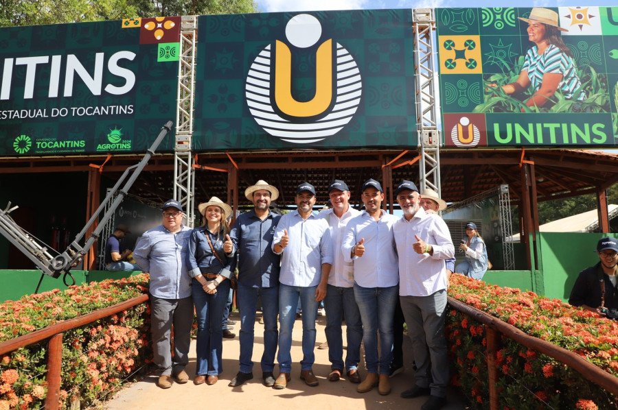 Visita do ministro da Agricultura, Carlos de Fávero, e do governador Wanderlei Barbosa à Vitrine Agrotecnológica da Unitins na Agrotins 2024 (Foto: Nonato Silva)