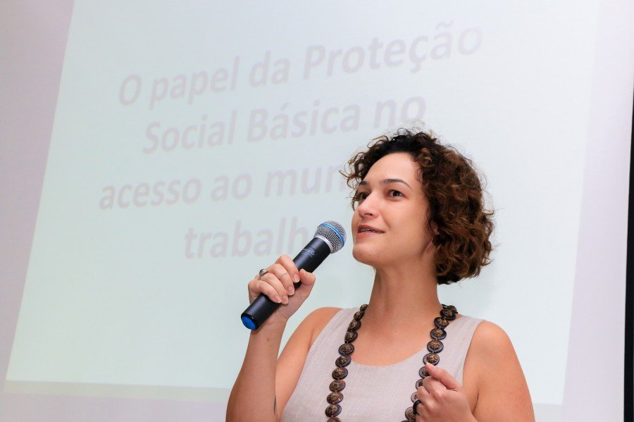 Domitila MendonÃ§a, palestrante do MDS (Foto: Carlessandro Souza)