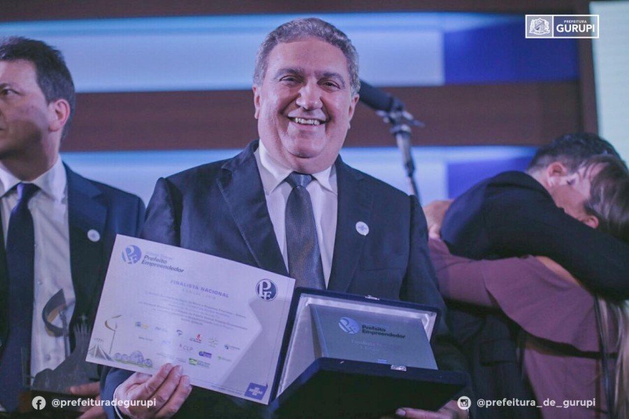 Prefeito de Gurupi Laurez Moreira recebeu certificado de finalista do PrÃªmio Sebrae Prefeito Empreendedor
