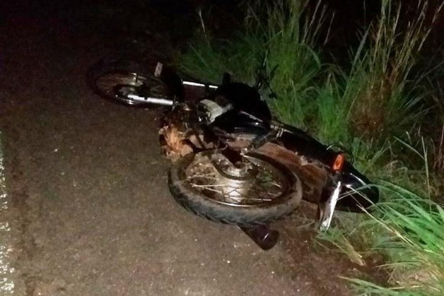 Motociclista teve fraturas no pé, braço e cabeça em acidente na TO-201 em Carrasco Bonito (Foto: Divulgação/PM)
