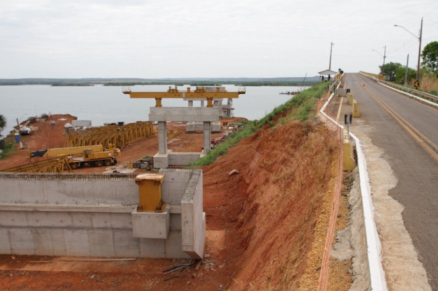 Obras da ponte estão em nova fase (Foto: Thiago Sá)