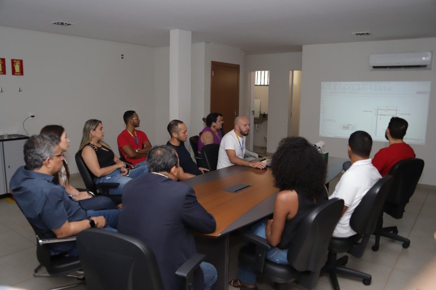 Governo do Tocantins apresenta projeto de reforma da unidade de Palmas aos beneficiários da Casa do Estudante (Foto: Emerson Silva)