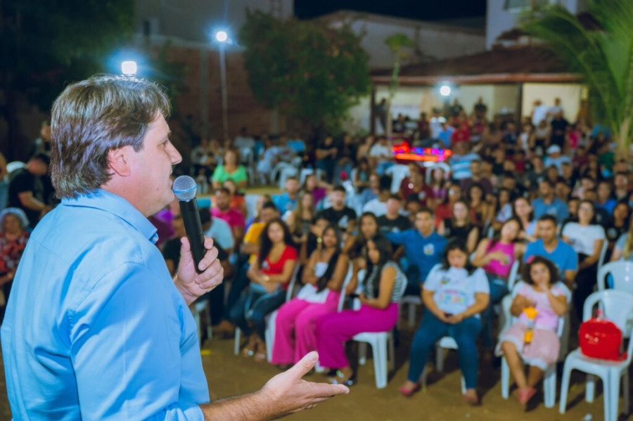 Pré-candidato a prefeito de Gurupi, Eduardo Fortes, promoveu um encontro com centenas de jovens (Foto: Divulgação)