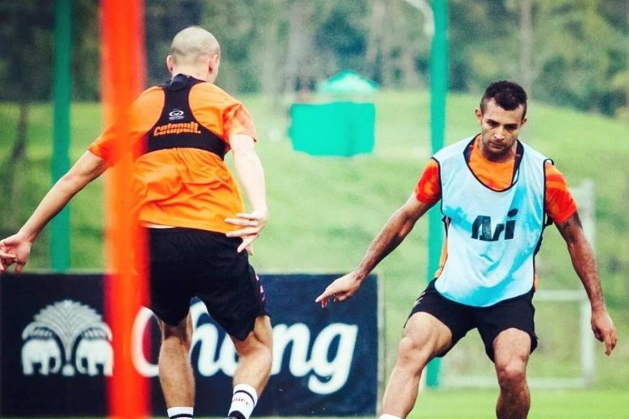 Gilberto Macena durante prÃ©-temporada do Bankok United â€“ DivulgaÃ§Ã£o
