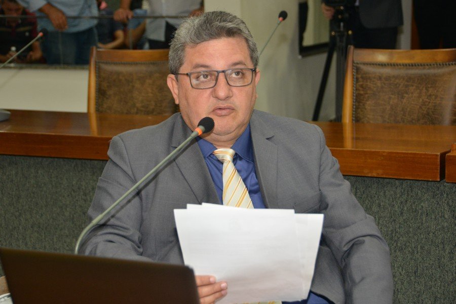 Deputado Jair Farias requere ao Governo asfalto de trechos das TO-403 e TO-201 no Bico do Papagaio (Foto: Clayton Christus)