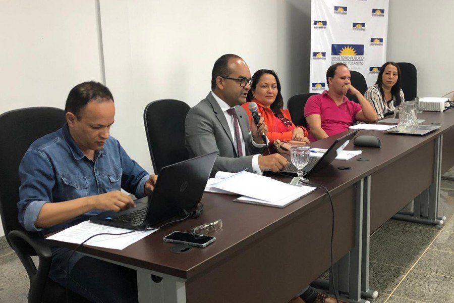 Promotor de JustiÃ§a Celsimar CustÃ³dio Silva convocou a reuniÃ£o