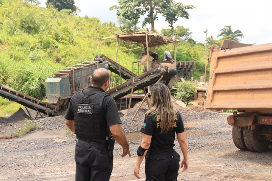 Operação contra mineração ilegal que ameaçava fornecimento de energia elétrica no país é realizada no Pará (Foto: Divulgação)