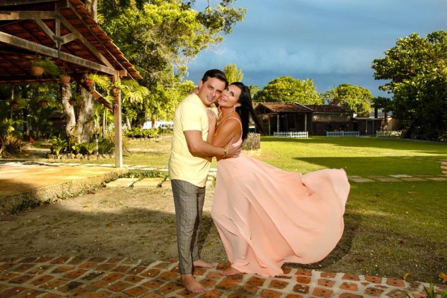 Gretchen e o marido Esdras no Pará (Foto: Carol Marques/Reprodução)