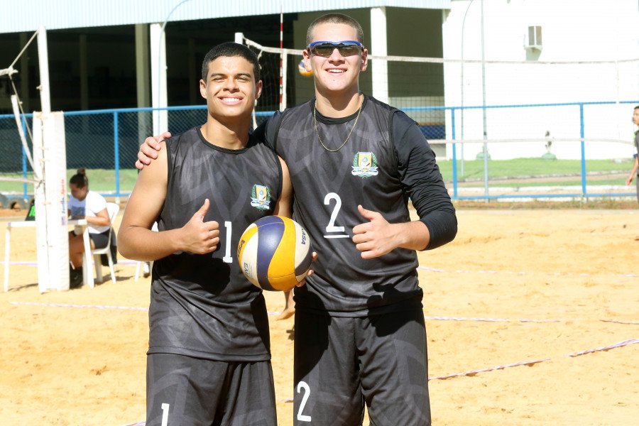 A dupla Andrigo Stafin e Miguel Ângelo representa o Colégio Militar de Palmas II (Foto: Marcio Vieira)