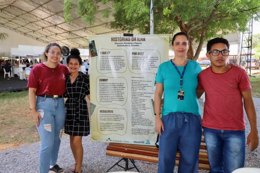 Voluntários apresentam o projeto Histórias da Ilha, coordenado pela professora Luama Socio (Foto: Nonato Silva/Dicom Unitins)