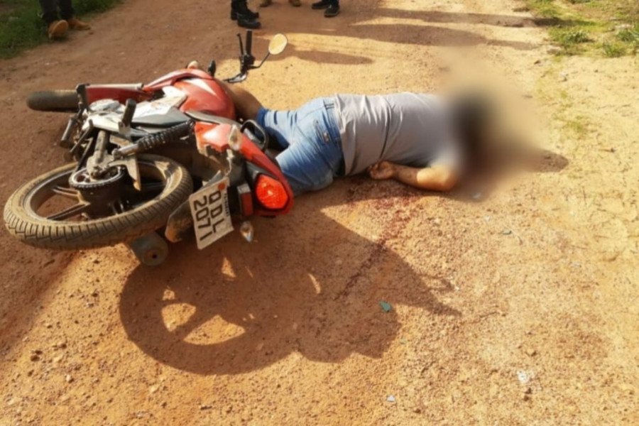 Homem morto com tiros nas costas em em São Domingos do Araguaia-PA (Foto: Divulgação)