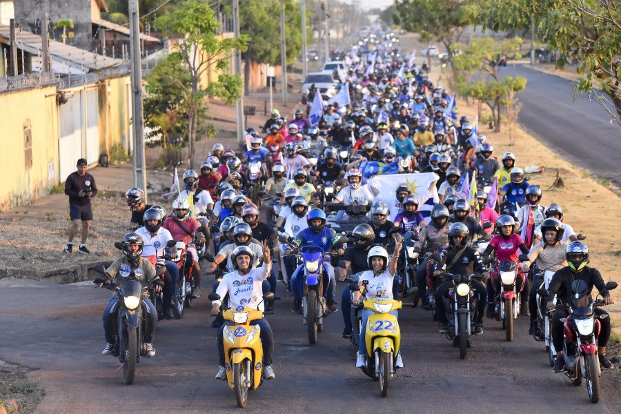 Janad é saudada nas ruas durante motociata histórica na região sul da capital (Foto: Divulgação)