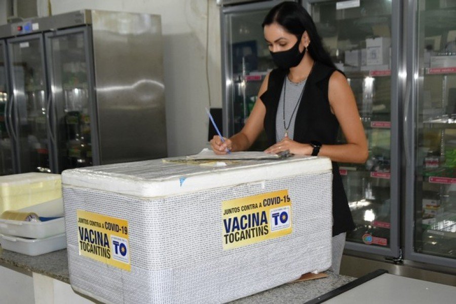Voos são alterados e atrasam a chegada das 131.850 doses de vacinas contra a Covid-19 (Foto: Mariana Ferreira)