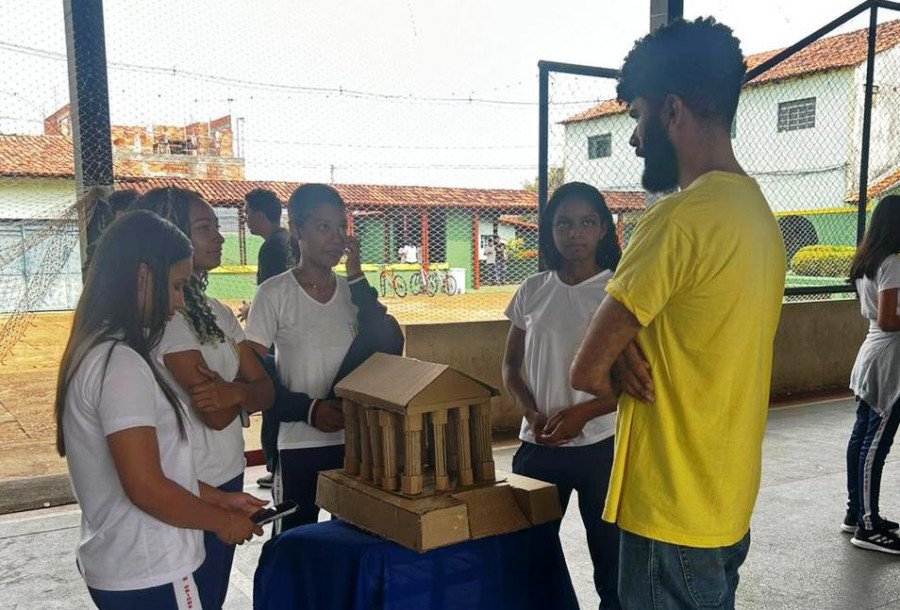 Estudantes e comunidade local participaram do evento do Colégio Dom Orione (Foto: Dicom/Seduc)