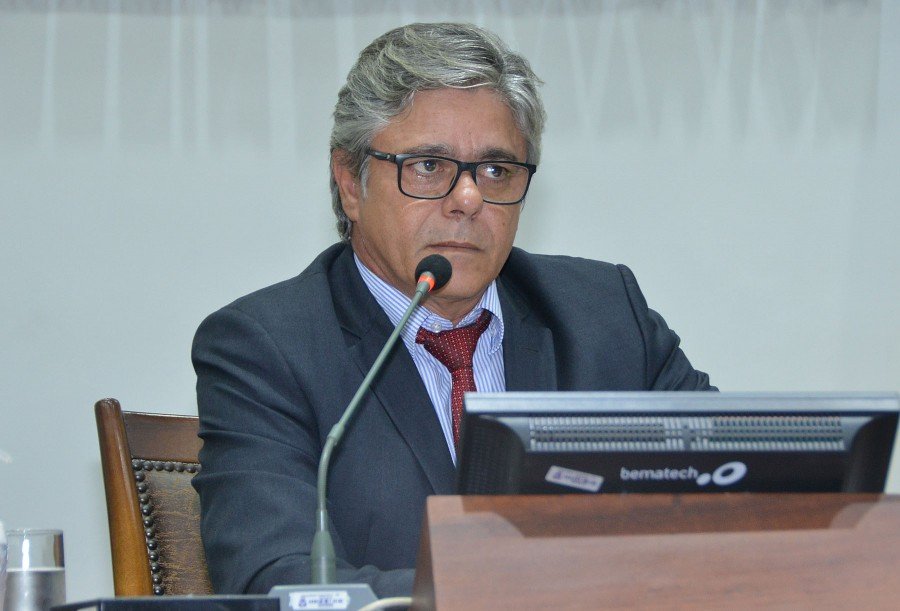 Presidente interino da Assembleia Legislativa do Tocantins, Eduardo do Dertins (Foto: Isis Oliveira)