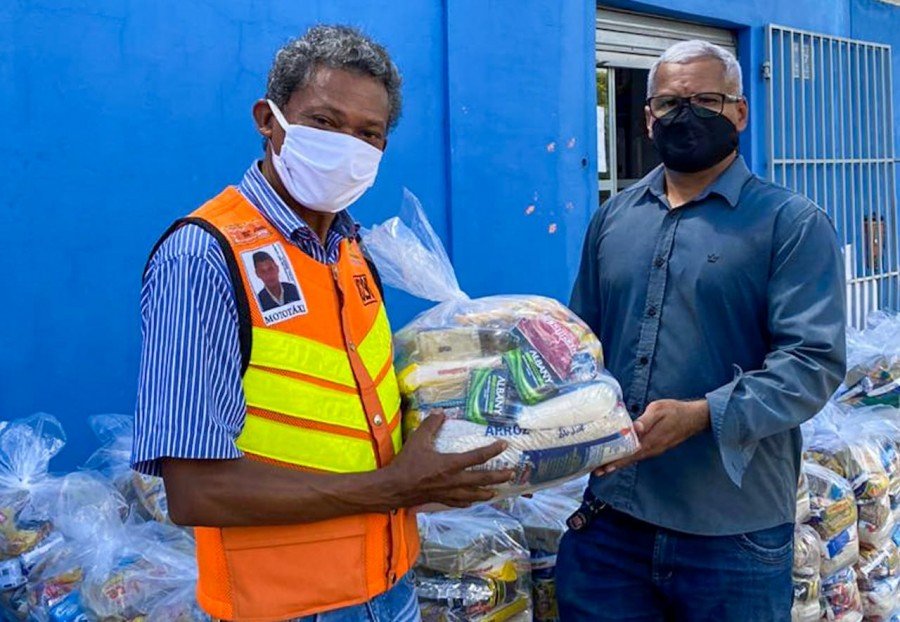 O Governo do Estado, por meio da Setas entrega nesta terÃ§a-feira, 9, mais mil cestas bÃ¡sicas para o CRAS de AraguaÃ­na