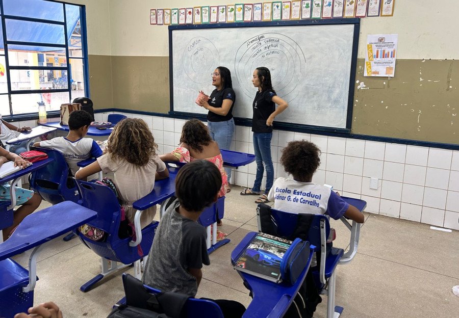 As oficinas estimularam o aprendizado e leitura, além de aproximar acadêmicos do ambiente escolar (Foto: Quezia Alencar)