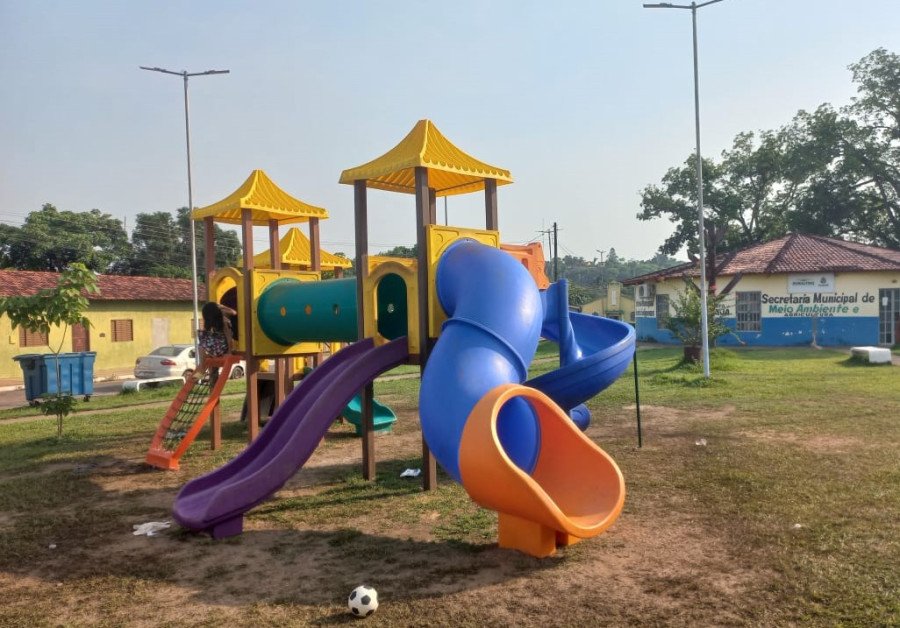 Emenda parlamentar do deputado Professor Júnior Geo garante aquisição de parques infantis para Itacajá (Foto: Divulgação)