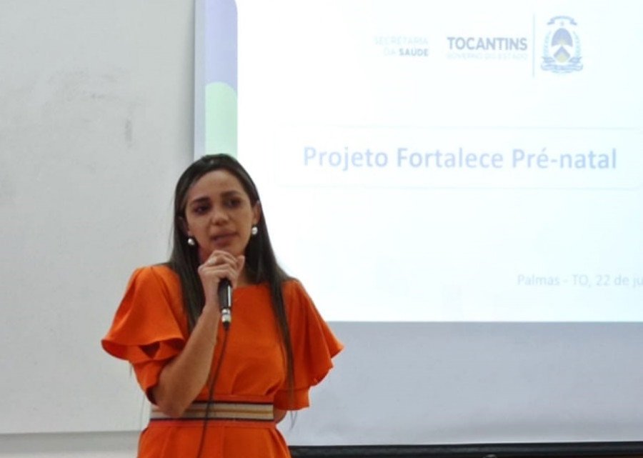 Superintendente de Políticas de Atenção à Saúde, Juliana Veloso, esclareceu que o projeto Fortalece Pré-natal visa à implementação de ações voltadas ao fortalecimento do pré-natal (Foto: Erlene Miranda)