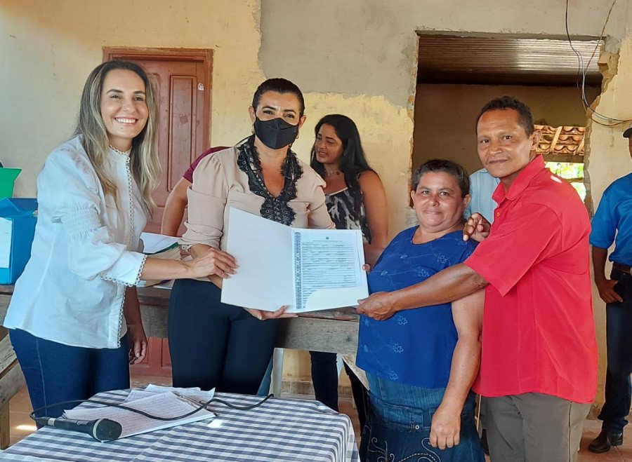 Sebrae e Incra entregaram títulos definitivos no Assentamento Remansinho, em Tupiratins (Foto: Divulgação)