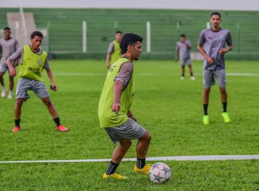 Novos reforços do Tocantinópolis  já treinam com restante do grupo  para a disputa do Brasileiro Série D (Foto: Wisley Silva)