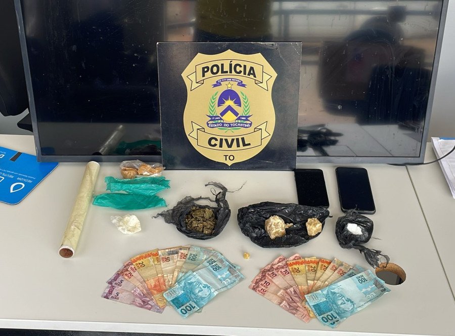 Drogas e apetrechos apreendidos durante a operação policial em Pedro Afonso (Foto: Divulgação/PCTO)