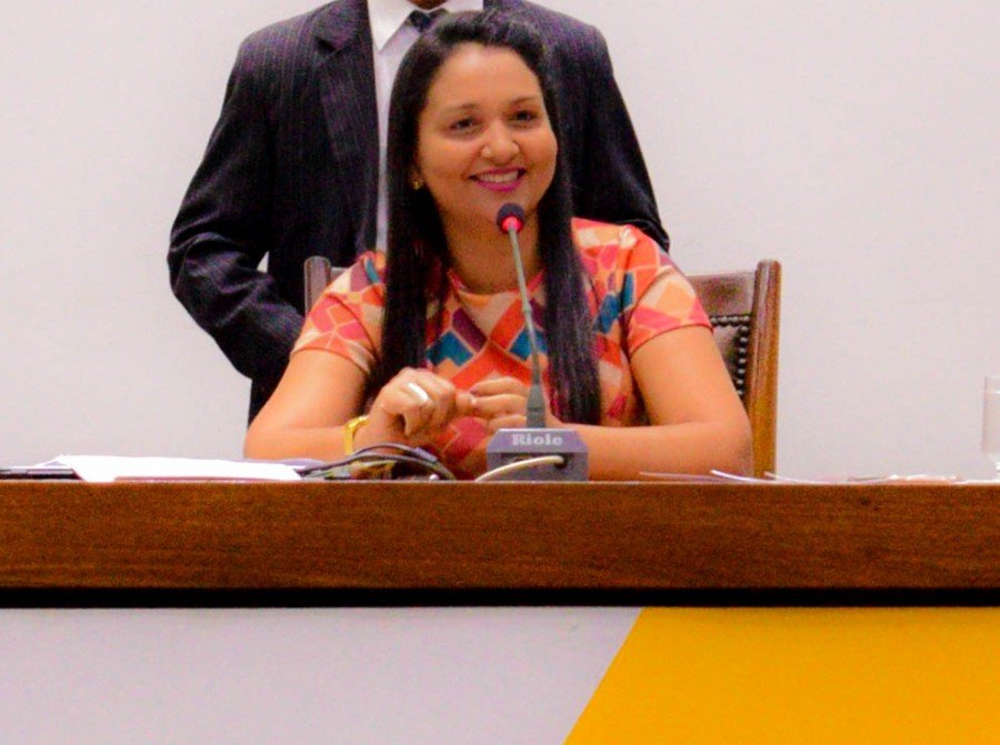 Deputada Estadual Vanda Monteiro propÃµe PL para educaÃ§Ã£o